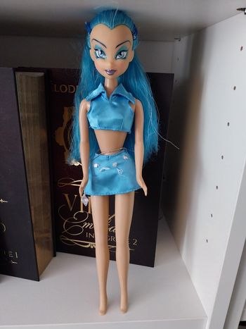 Poupée Icy Trix Winx Club Sorcière de glace Giochi Preziosi italienne Rainbow Édition Spéciale 2007