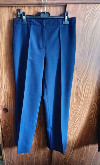 Pantalon droit bleu marine taille 40