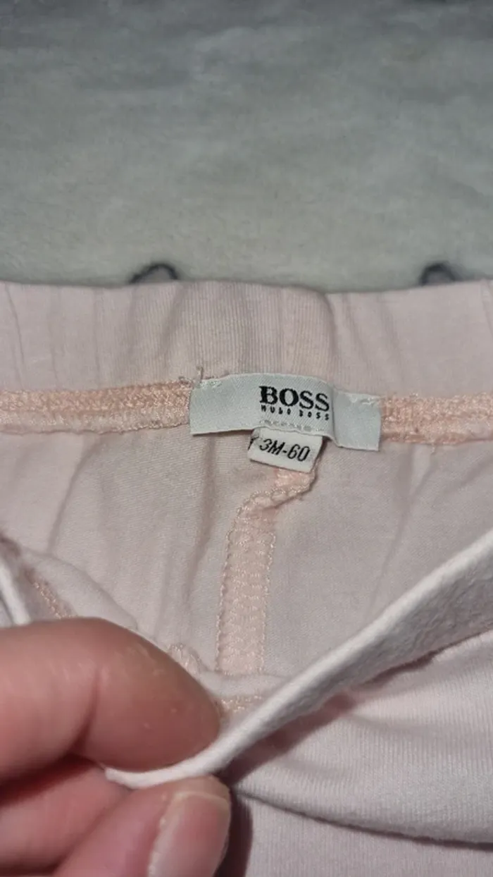 Ensemble hugo boss 3 mois 60 cm en très bon état - photo numéro 16