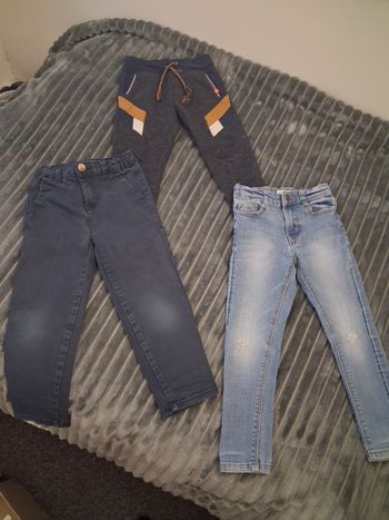 Lot pantalon, jogging et jeans 4 ans garçon