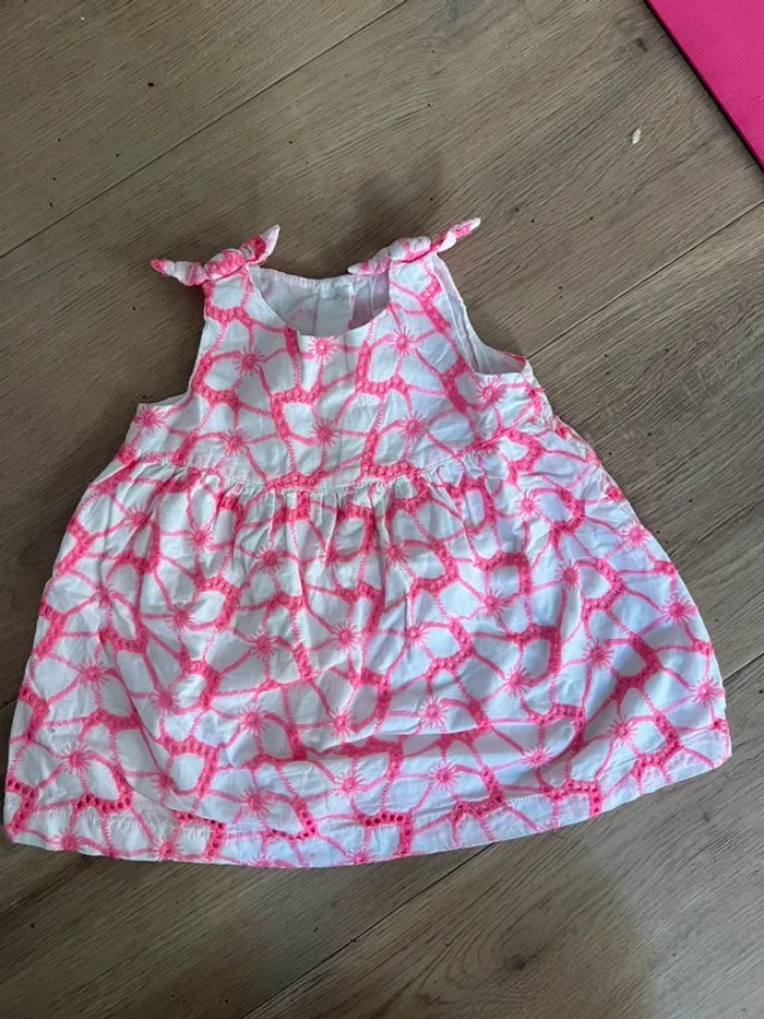 Jolie robe 9 mois
