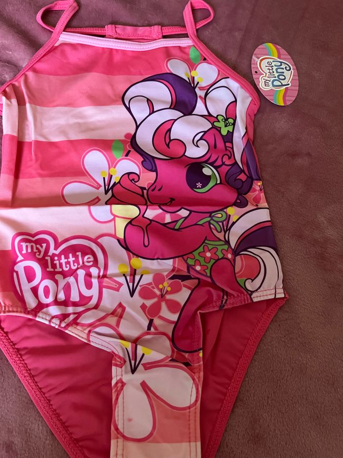 Maillot de bain fille taille 5-6 ans Neuf - photo numéro 3