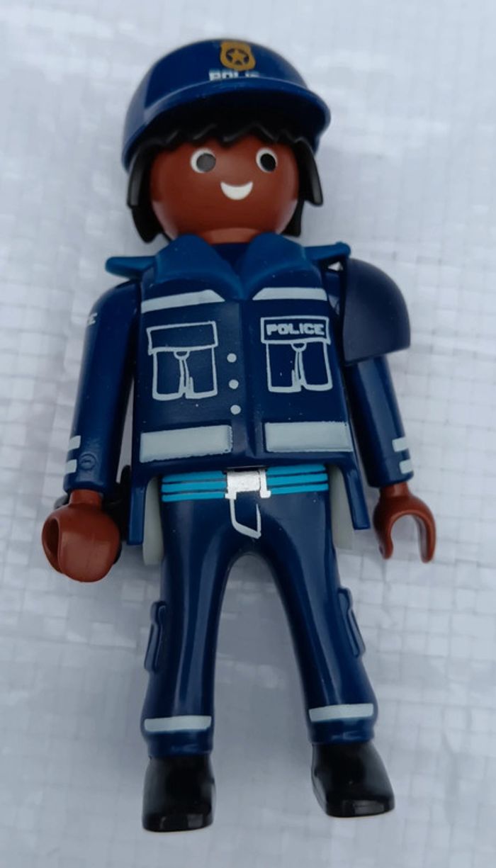 Policier Playmobil