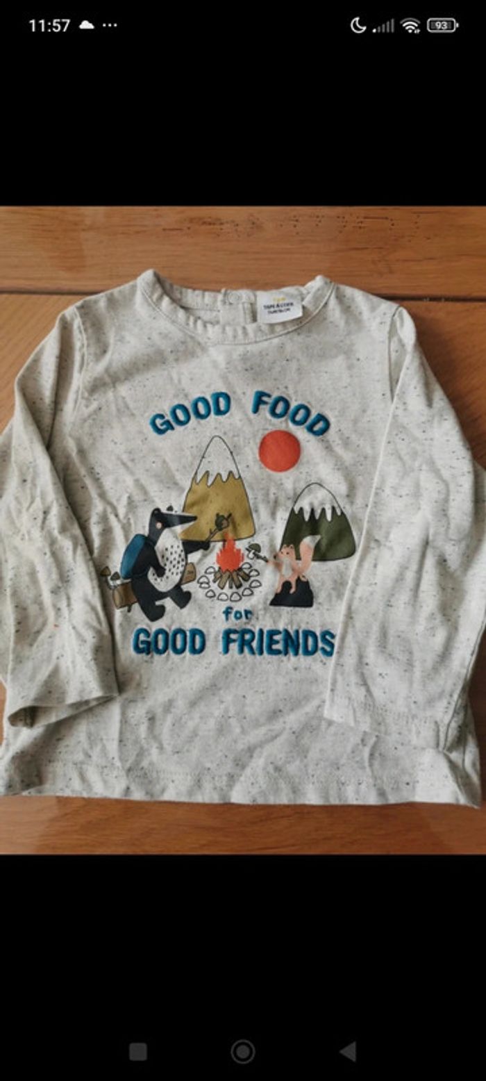 Pull manches longues un très bon état marque tape à l'oeil taille 23 mois
