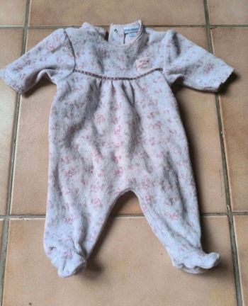 Pyjama bébé en velours rose clair à fleurs - doux et élégant (6)