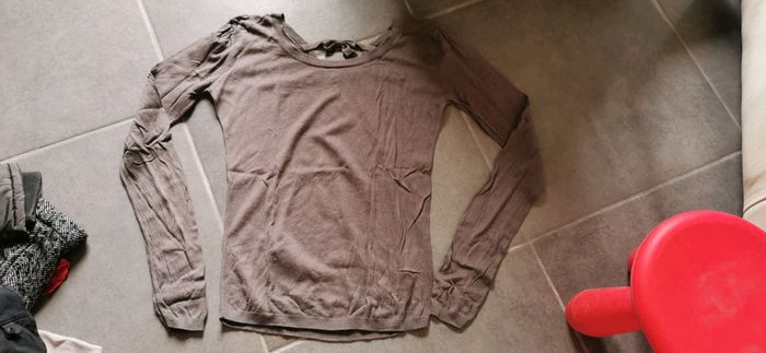 Pull léger les petites bombes