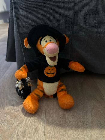 Peluche collection vintage Disney Tigrou Halloween