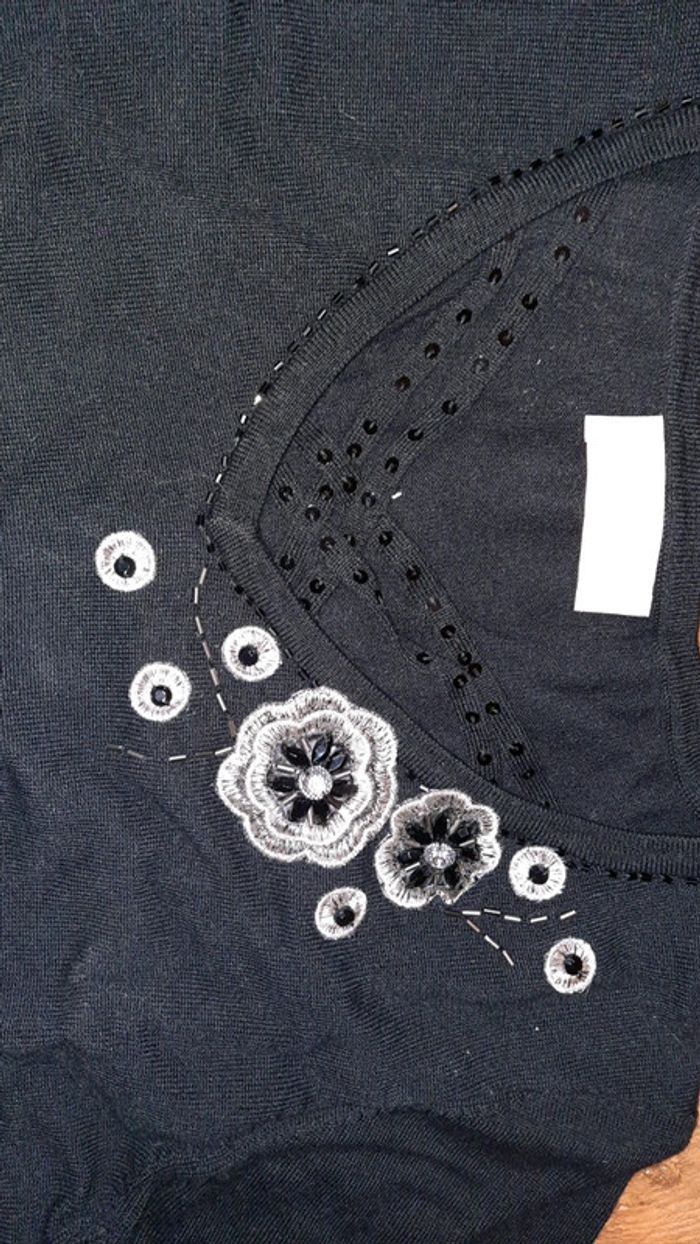 Pull noir - photo numéro 3