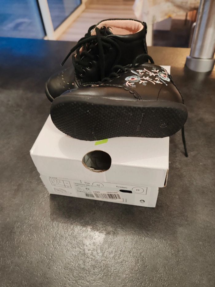 Chaussure bébé - photo numéro 4