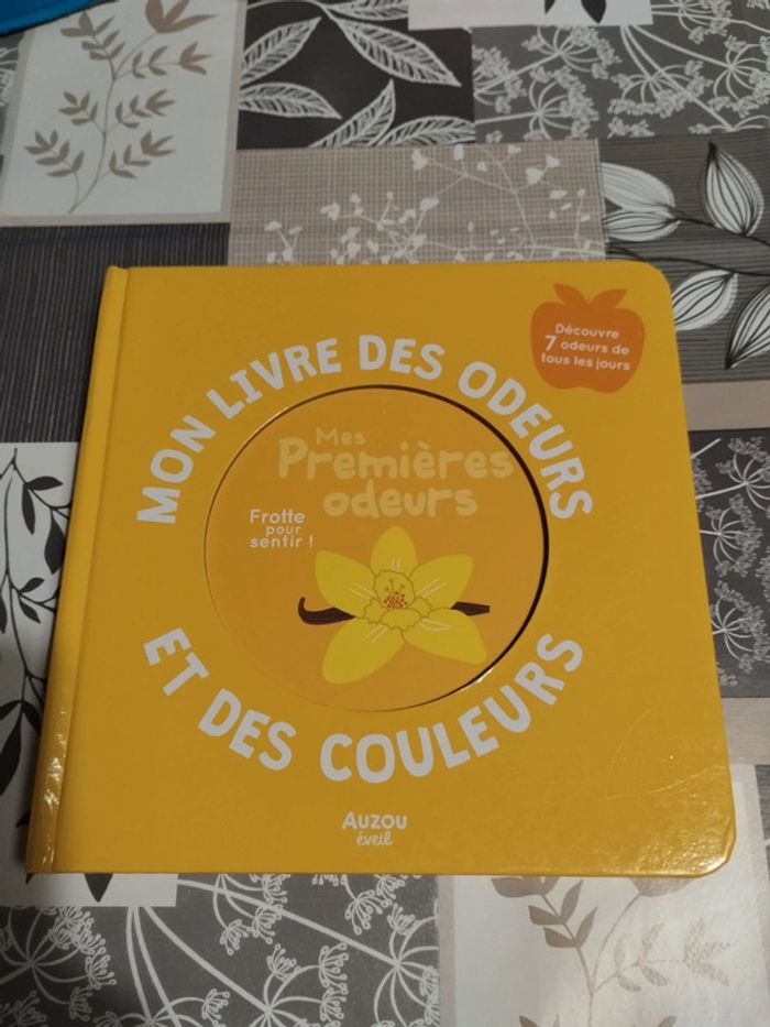 Livre mes premières odeurs