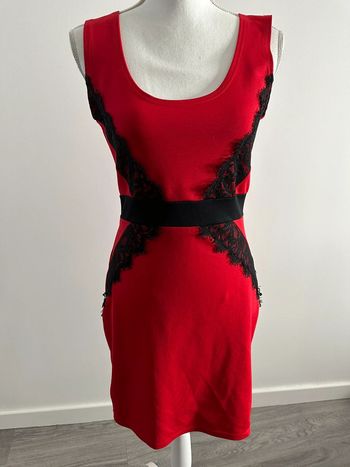 Robe dentelle rouge et noire Mim T38
