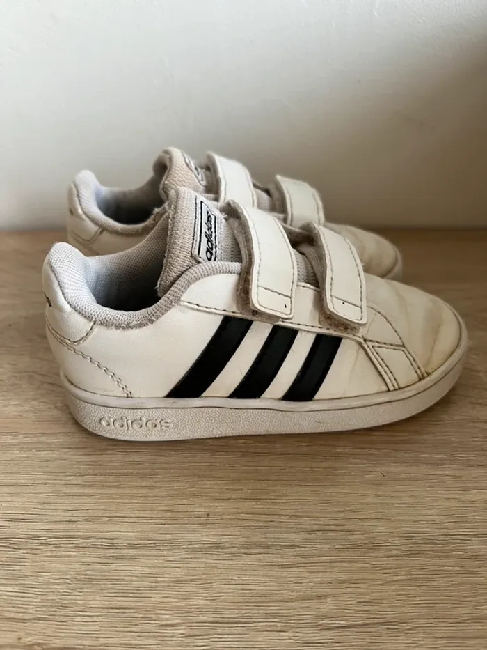 👟 Adidas enfant - Pointure 25 (UK 7K / US 8K)