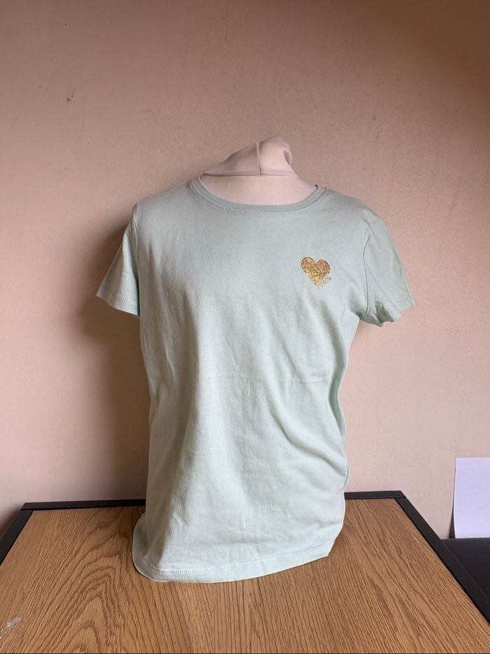 T-shirt fille taille 146/152 - photo numéro 1