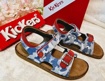 Sandales nus pieds cuir Confort Scratch Kickers T33