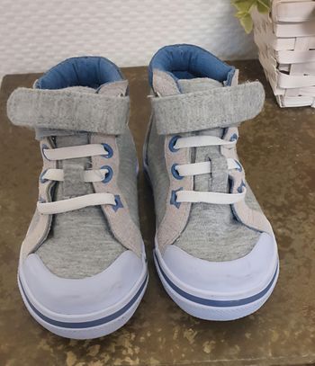 Chaussure enfants marque Verbaudet taille 21 neuf