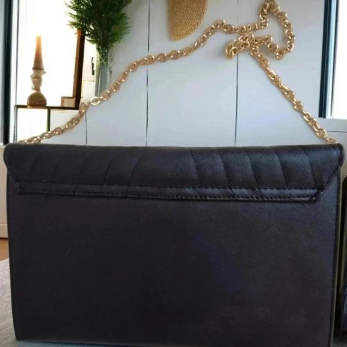 Sac pochette noir barre doré - photo numéro 2