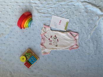 body manches courtes gris et rose dessin devant 3 mois 