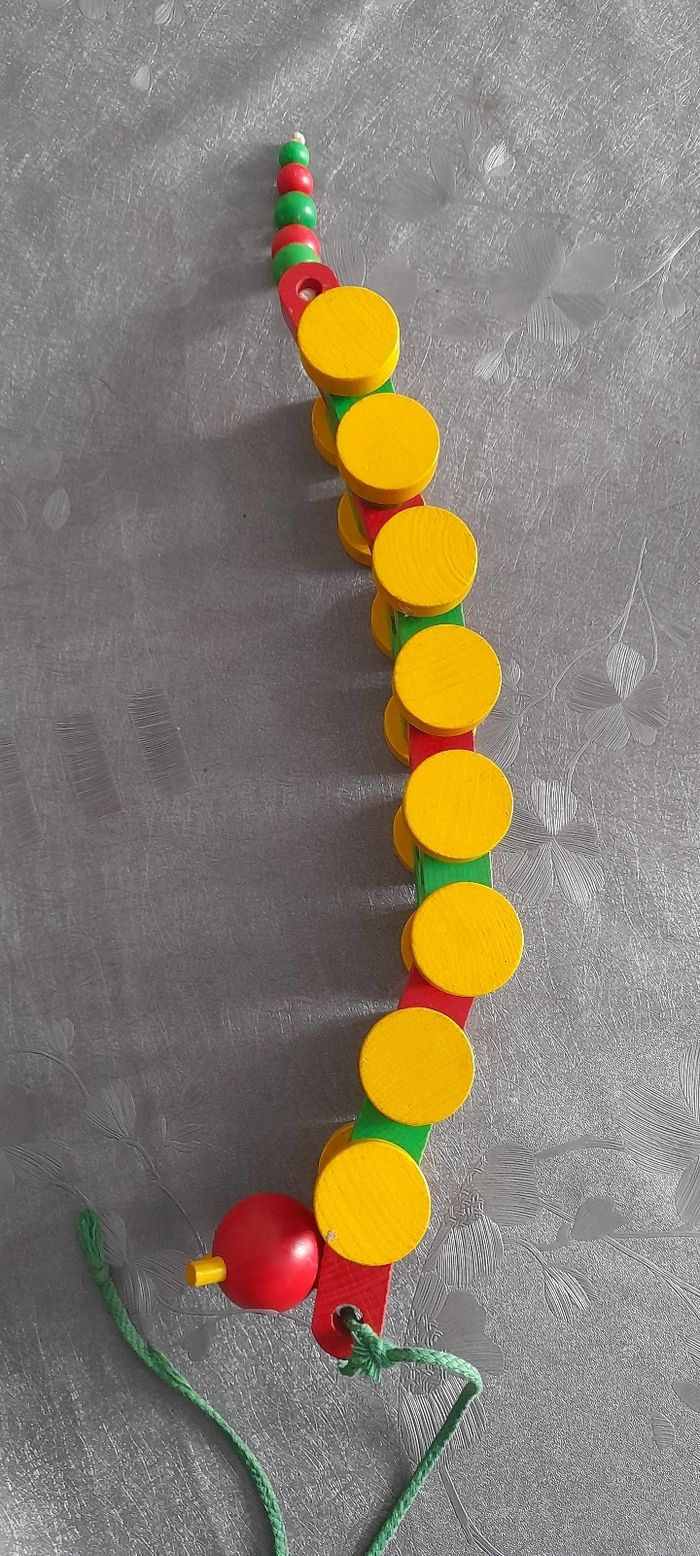 Chenille en bois à tirer - photo numéro 3