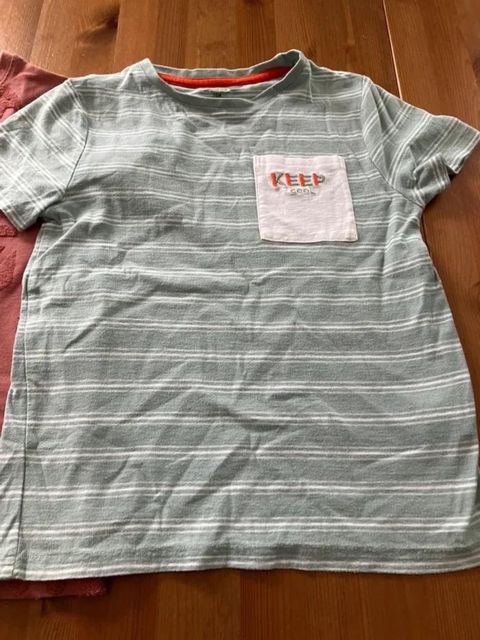 Lot 2 tshirts 10 ans - photo numéro 2