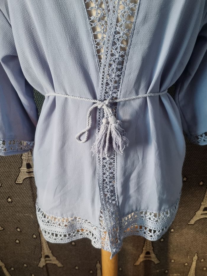 Kimono bleu clair à broderie taille 38-40 - photo numéro 2