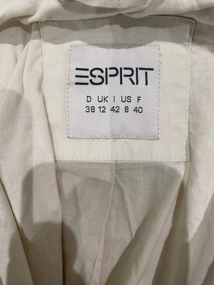 Trench esprit, taille 40 c’est couleur beige, très clair - photo numéro 8