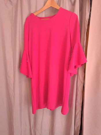 Robe rose avec perles