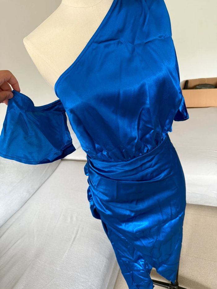 Robe neuve PrettyLittleThing - photo numéro 4