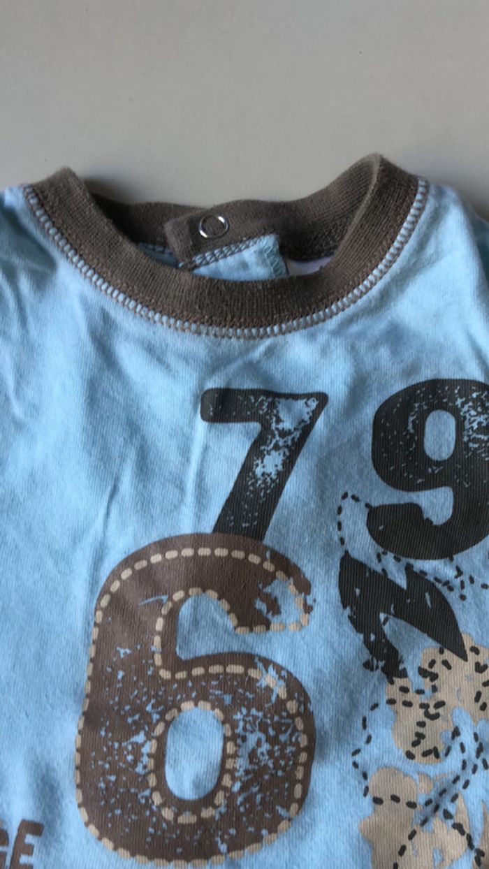 T-shirt bleu ciel et taupe 12 mois - photo numéro 2