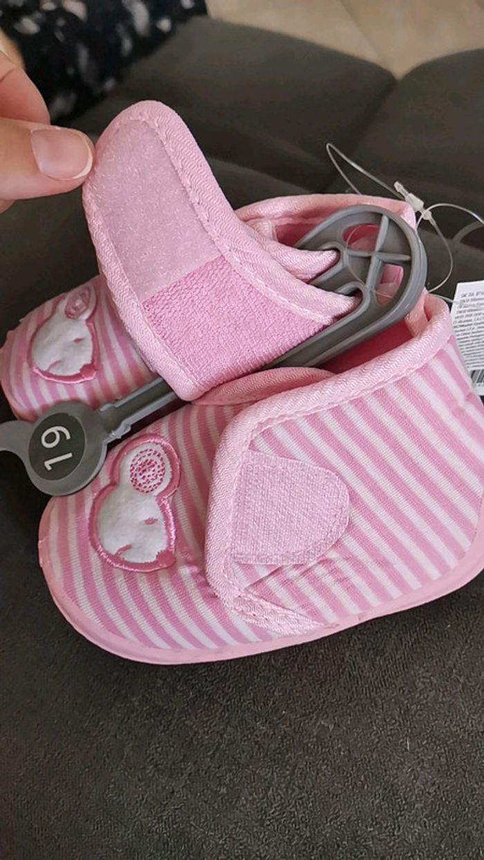 Chaussons bébé souris taille 19 neufs - photo numéro 3