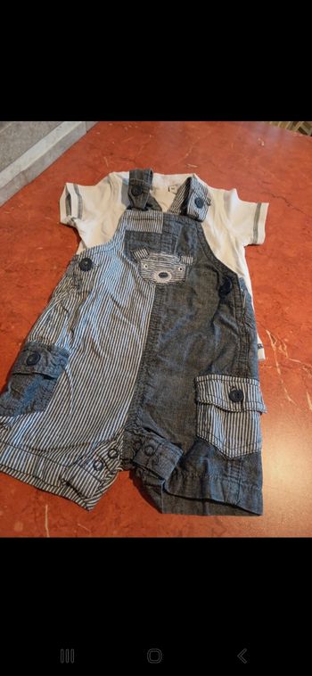 Ensemble bébé taille 6 mois