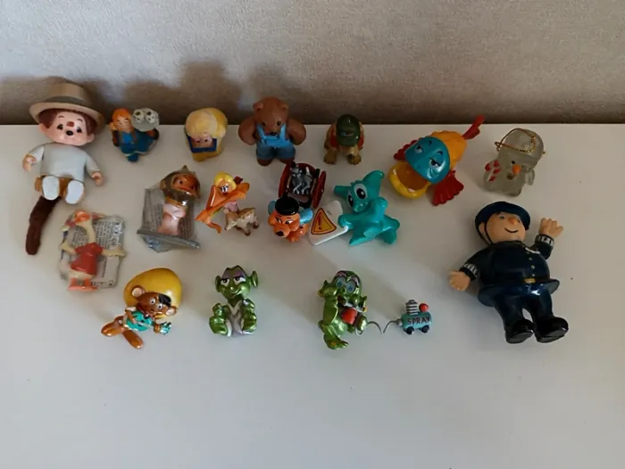 Lot 16 petites figurines - photo numéro 2