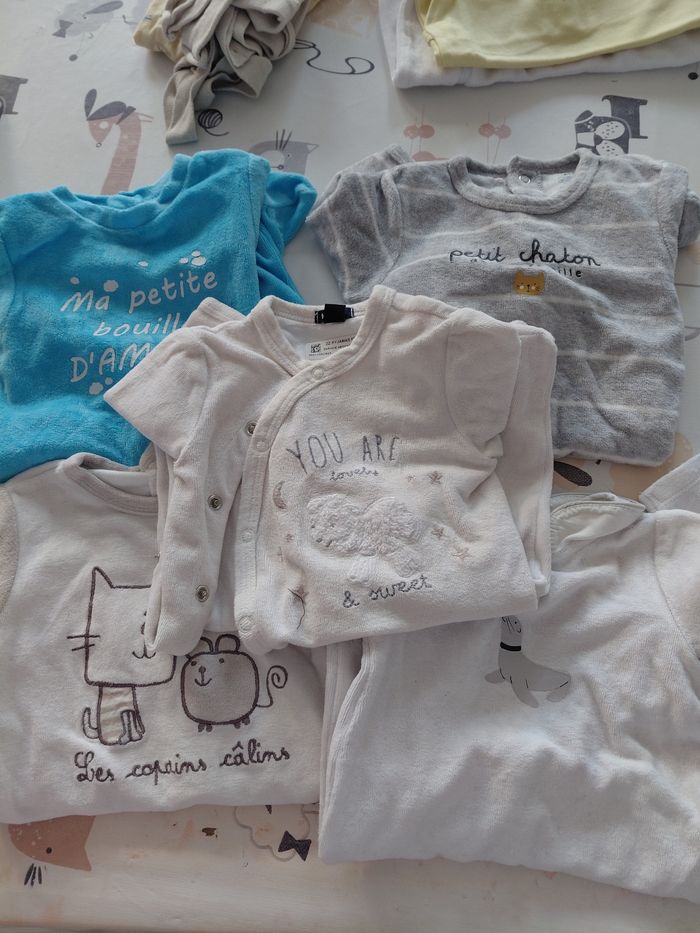 Lot de vêtements garçon 1 moisi - photo numéro 4