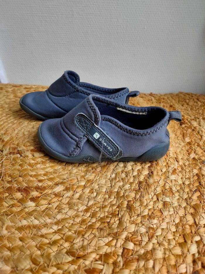 Chaussons souples Baby gym Decathlon taille 24 - photo numéro 2