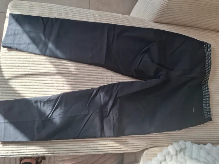 Pantalon noir - photo numéro 4