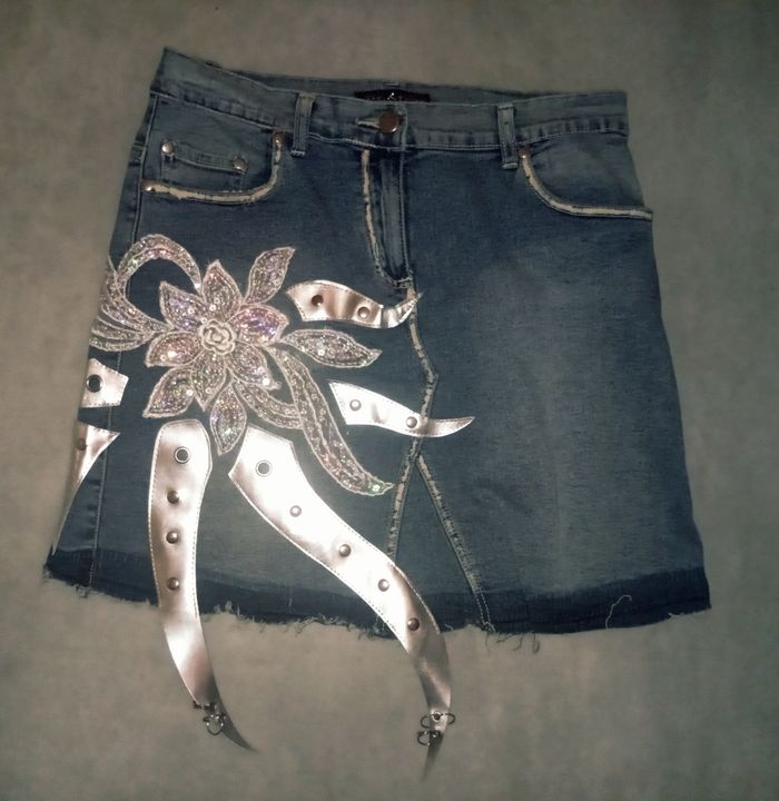 Très jolie jupe en jean neuve seulement 17 eur 🌺 - photo numéro 3