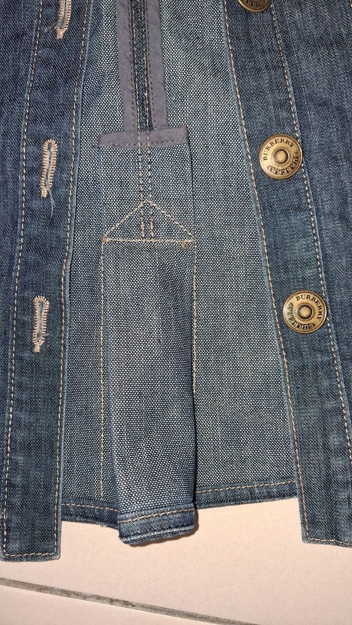 Veste Burberry. Jean bleu. M - photo numéro 3