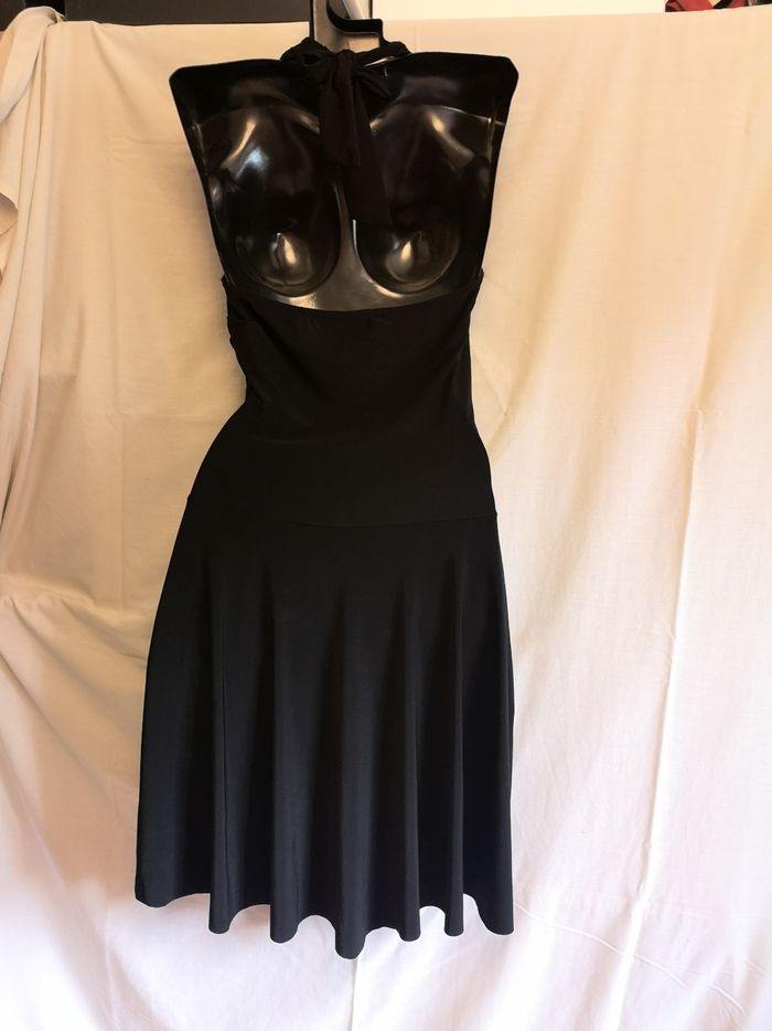 LA petite robe noire - photo numéro 3