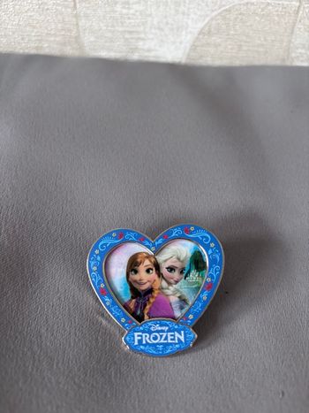 Pins Reine des neiges 