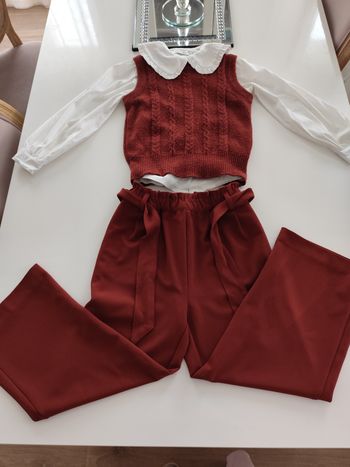 superbe ensemble 3 pieces pantalon coupe droite  chemisier pull sans manche taille c&ataille 8 ans  