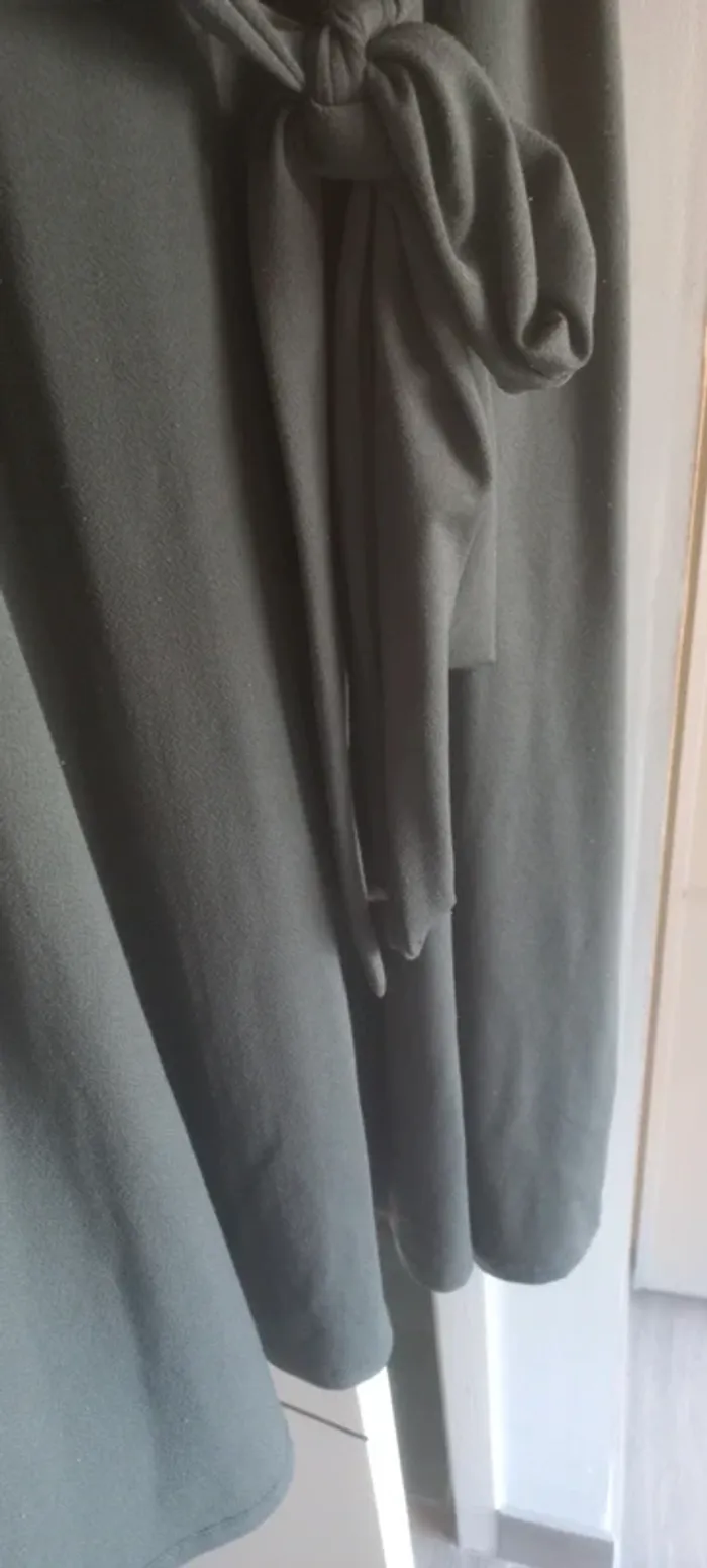 Robe classe avec ceinture amovible état neuf - photo numéro 3