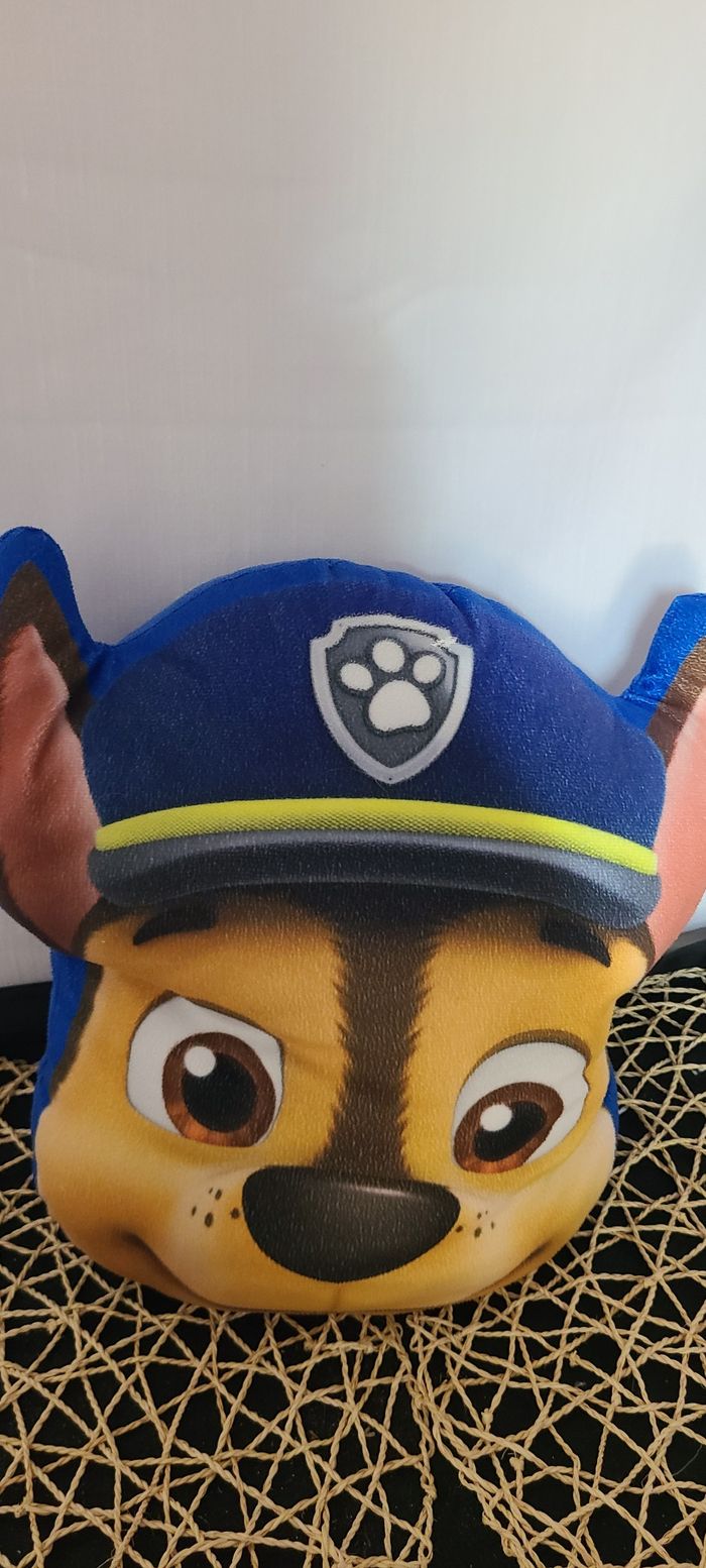 Hasbro Paw Patrol Chase Coussin en forme de tête de Chase