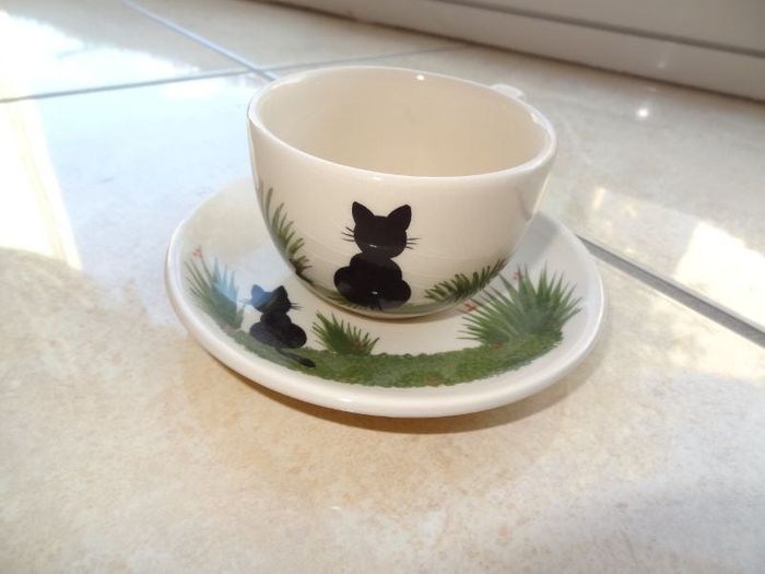tasse et soucoupe chat