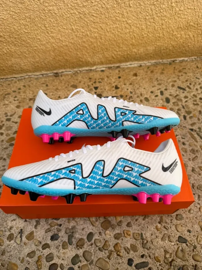 Crampon Nike Zoom Vapor 15 Academy AG – Neufs | Taille 45 | Modèle Dynamique - photo numéro 4