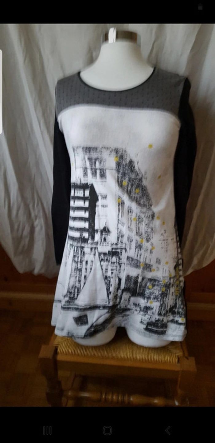 Jolie tunique taille 1 ( taille 36 )