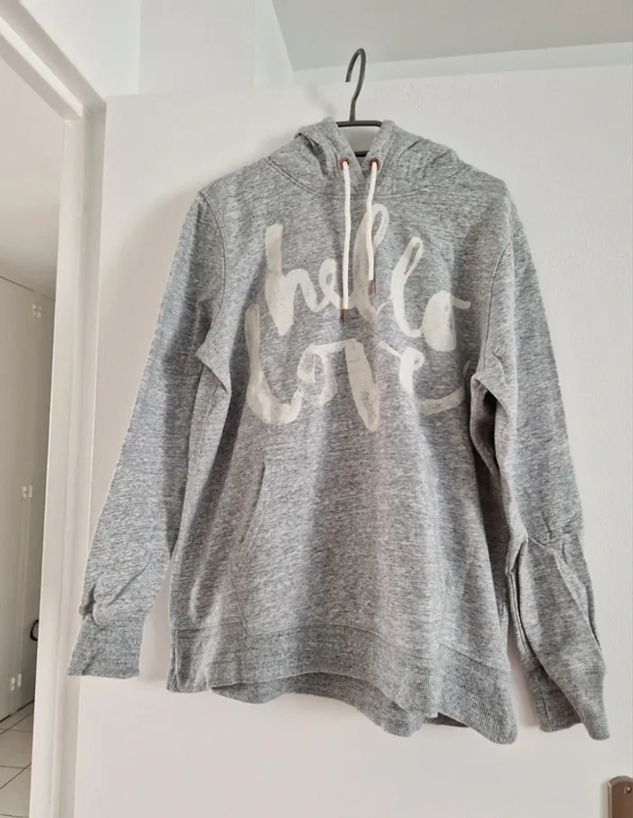 Sweat gris à capuche femme
