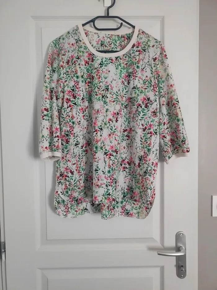 T shirt blouse fleurie 40 - photo numéro 2