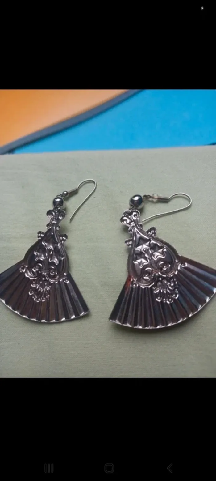 Boucles d'oreilles fantaisie - photo numéro 2
