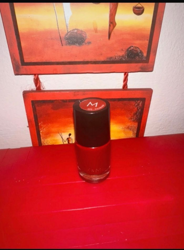 Vernis rouge charmer💅