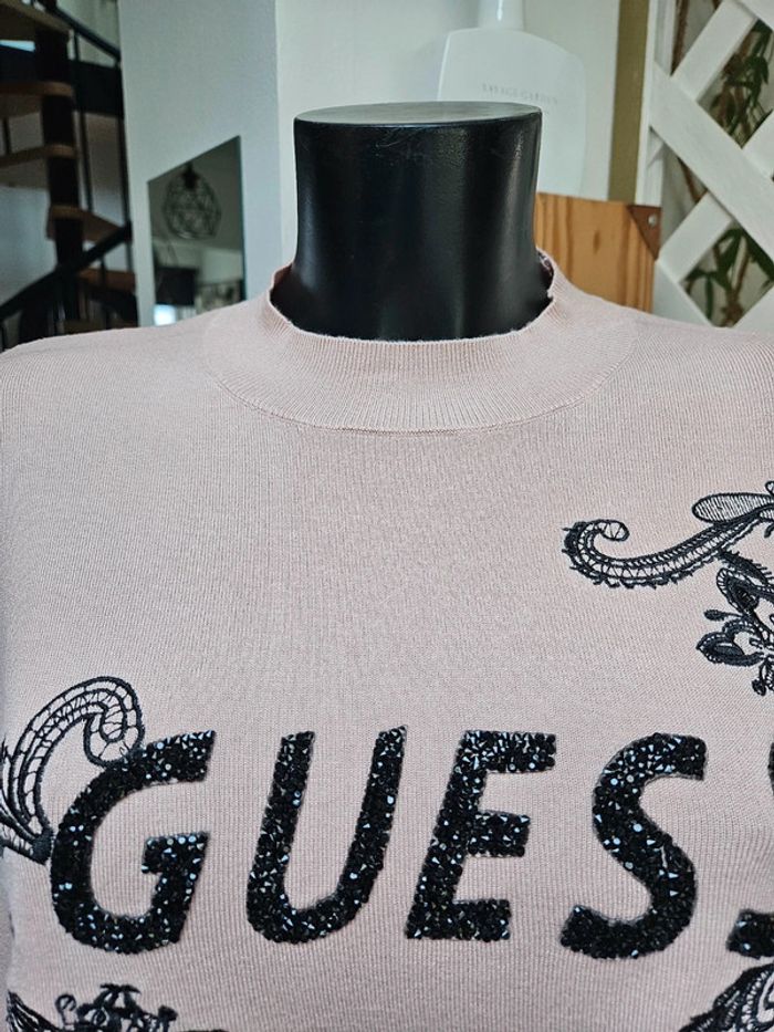 Guess pull rose pâle taille M - photo numéro 2