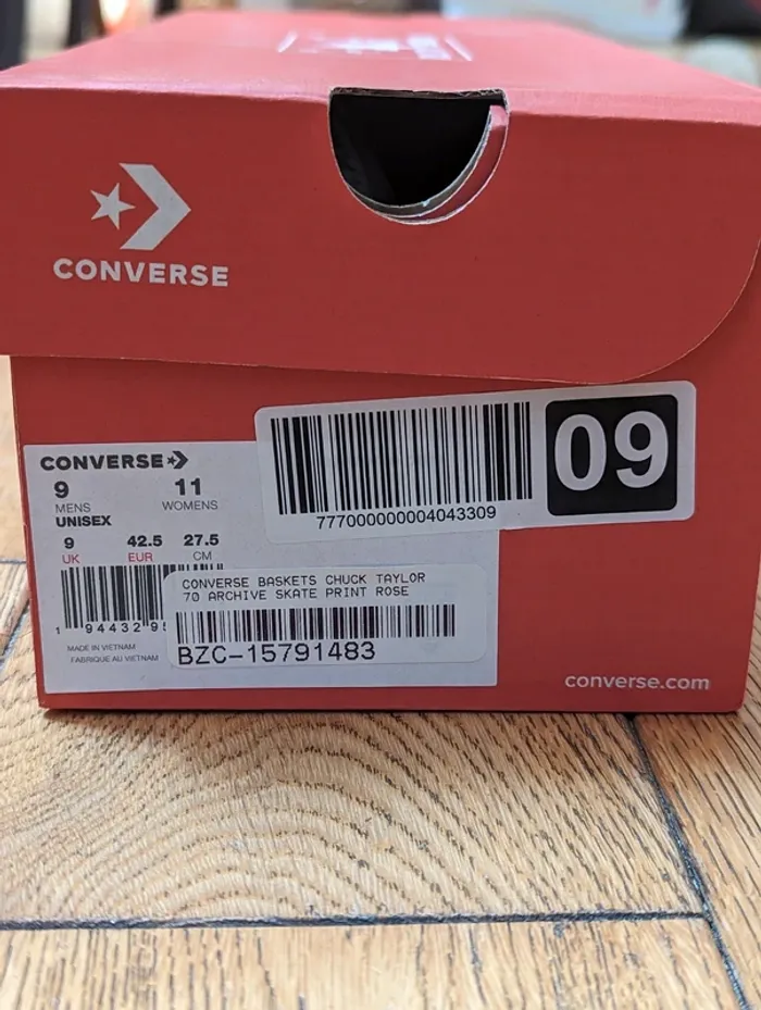 Converse Chuck Taylor NEUVES - photo numéro 3